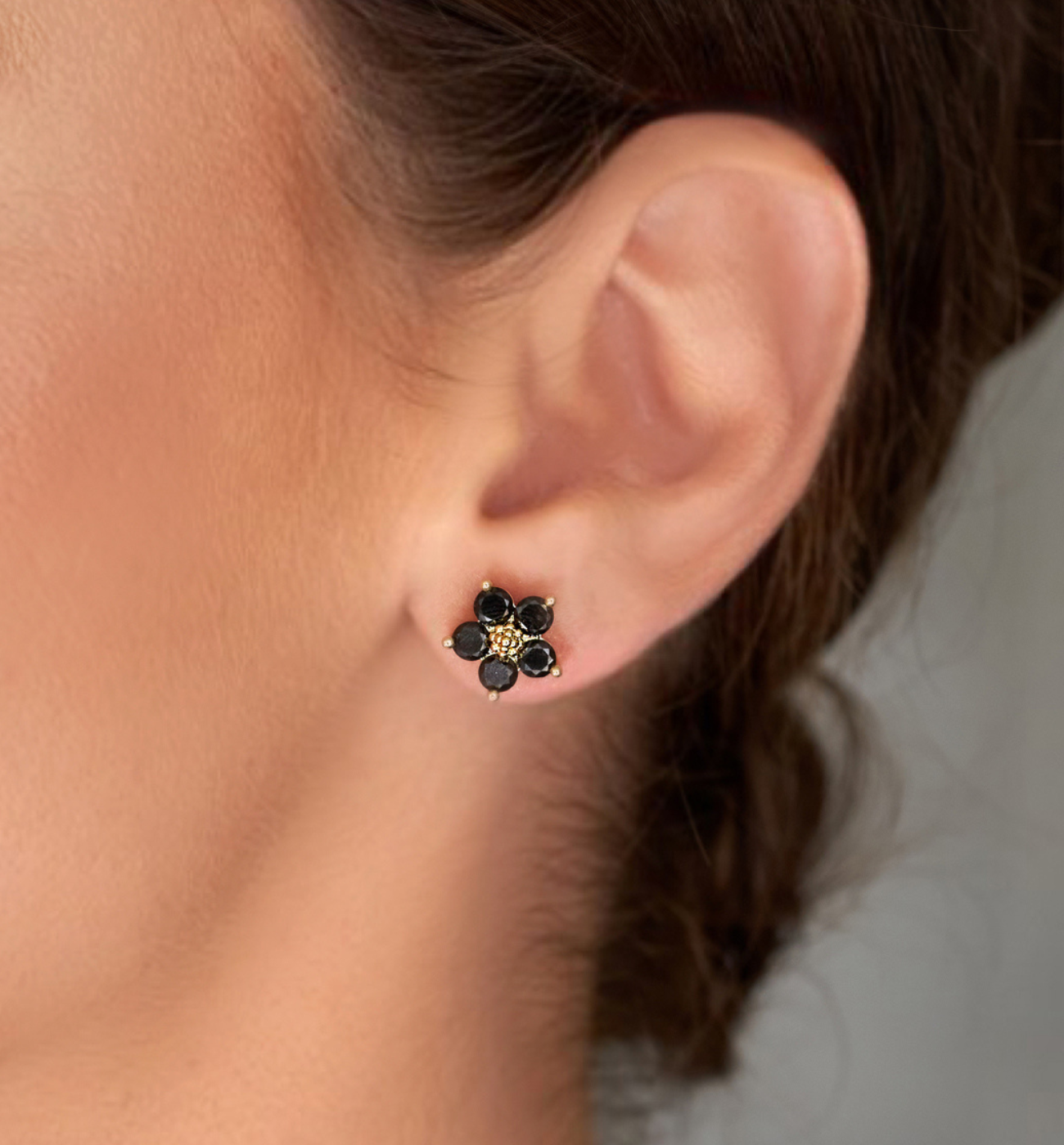 Kolczyki czarne kwiatki Instyle KSS1185