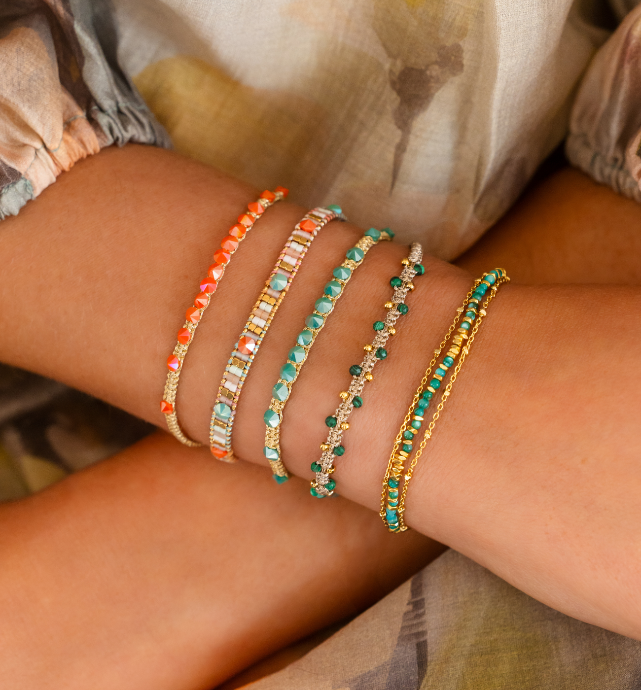 Zestaw kolorowych bransoletek Z0428