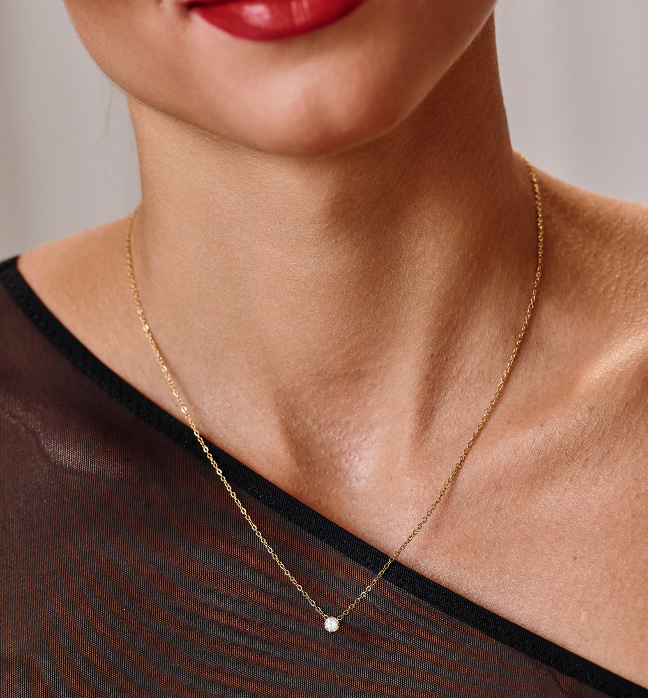 Naszyjnik z subtelną cyrkonią złoty NSY0623