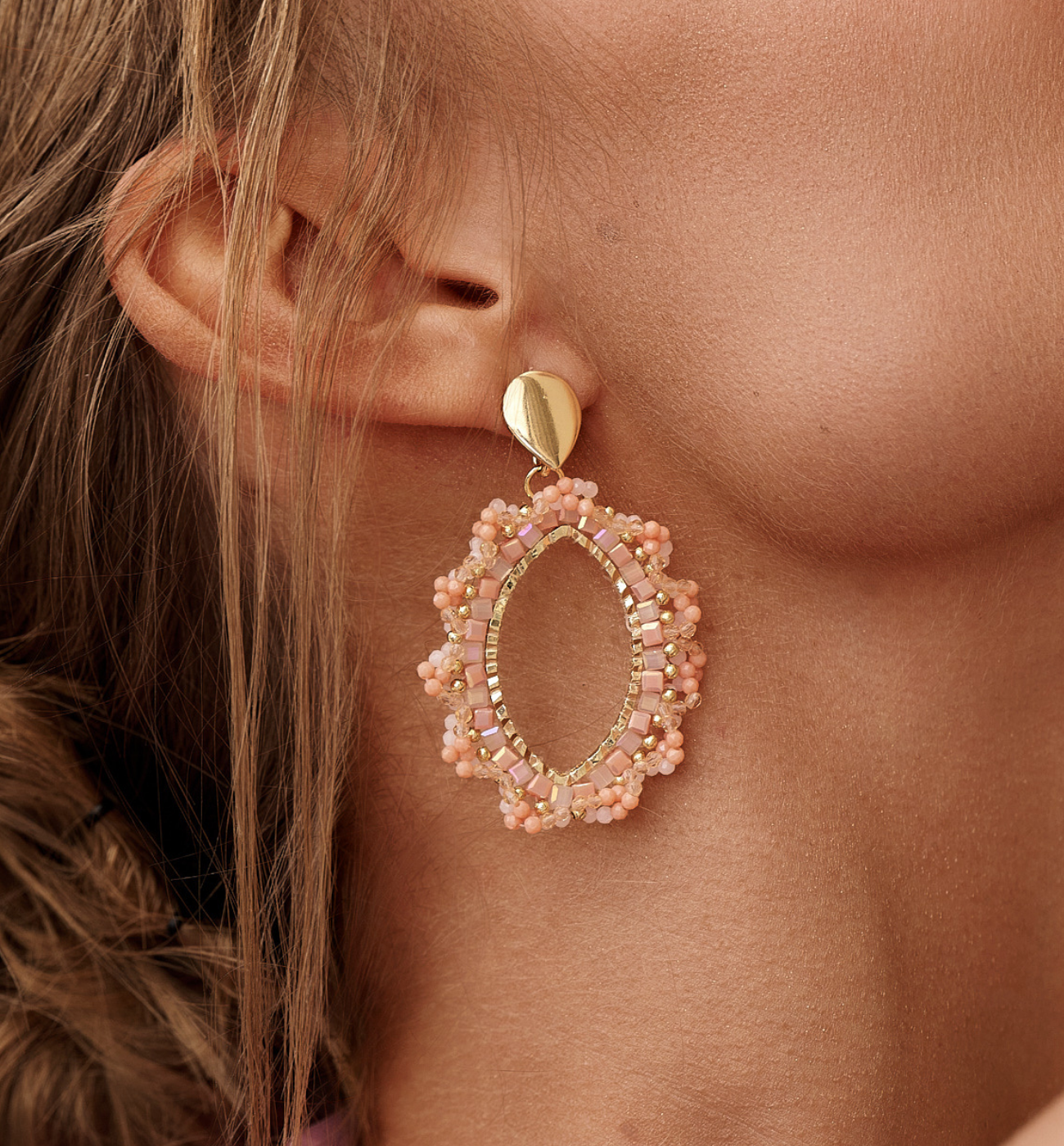 Kolczyki z brzoskwiniowymi kryształkami KWE0323 - By Dziubeka