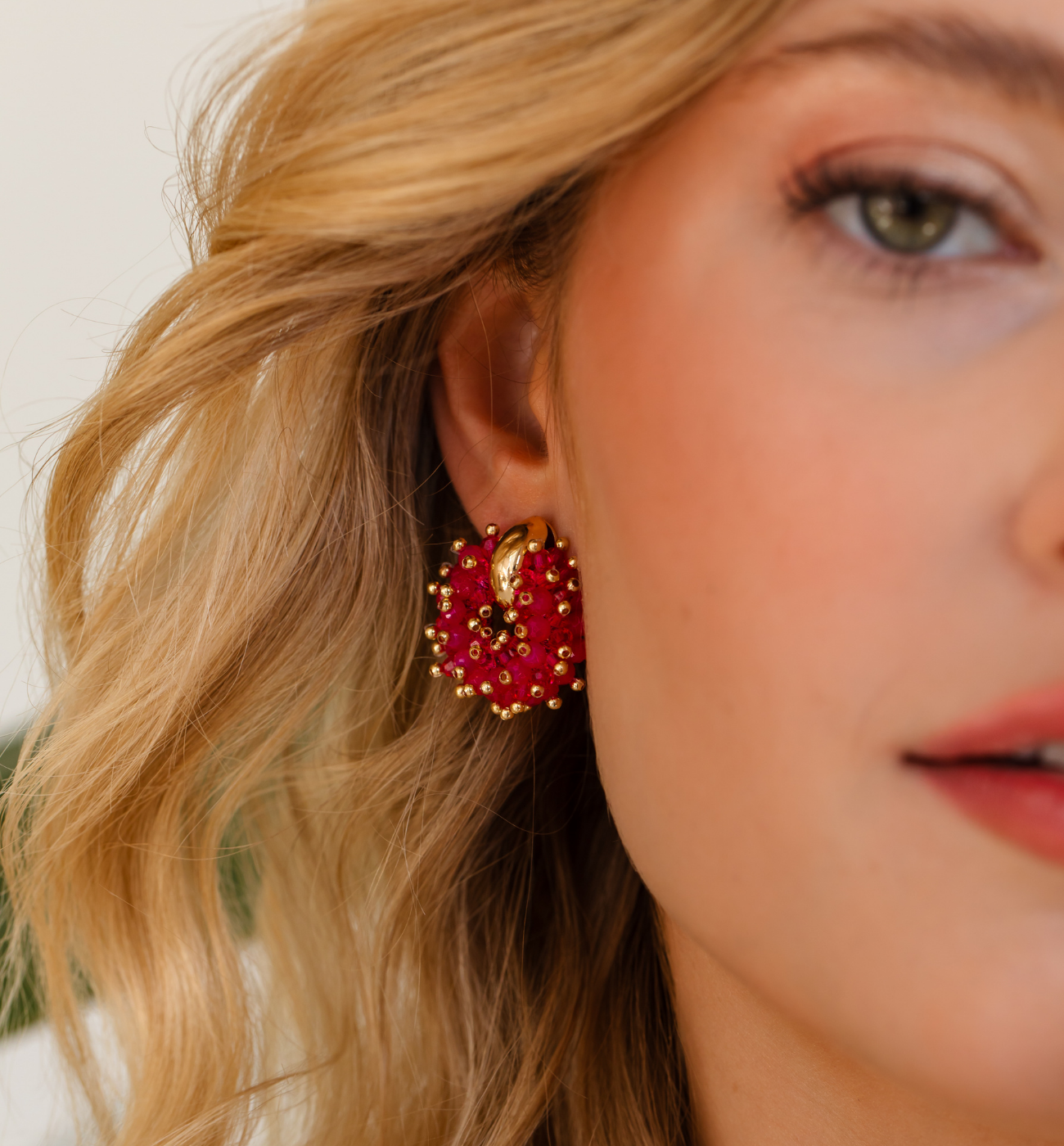 Kolczyki z fuksjowymi kryształkami KWE0299 - By Dziubeka