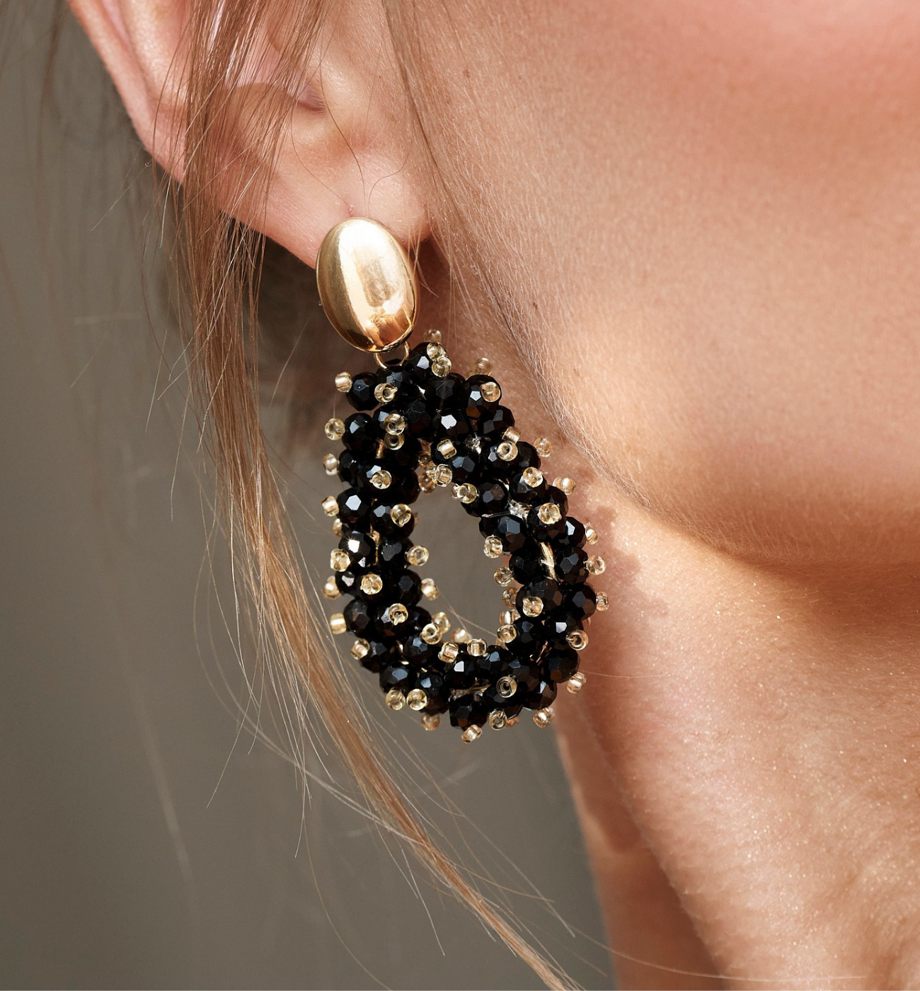 Kolczyki z czarnymi kryształkami KWE0269 - By Dziubeka