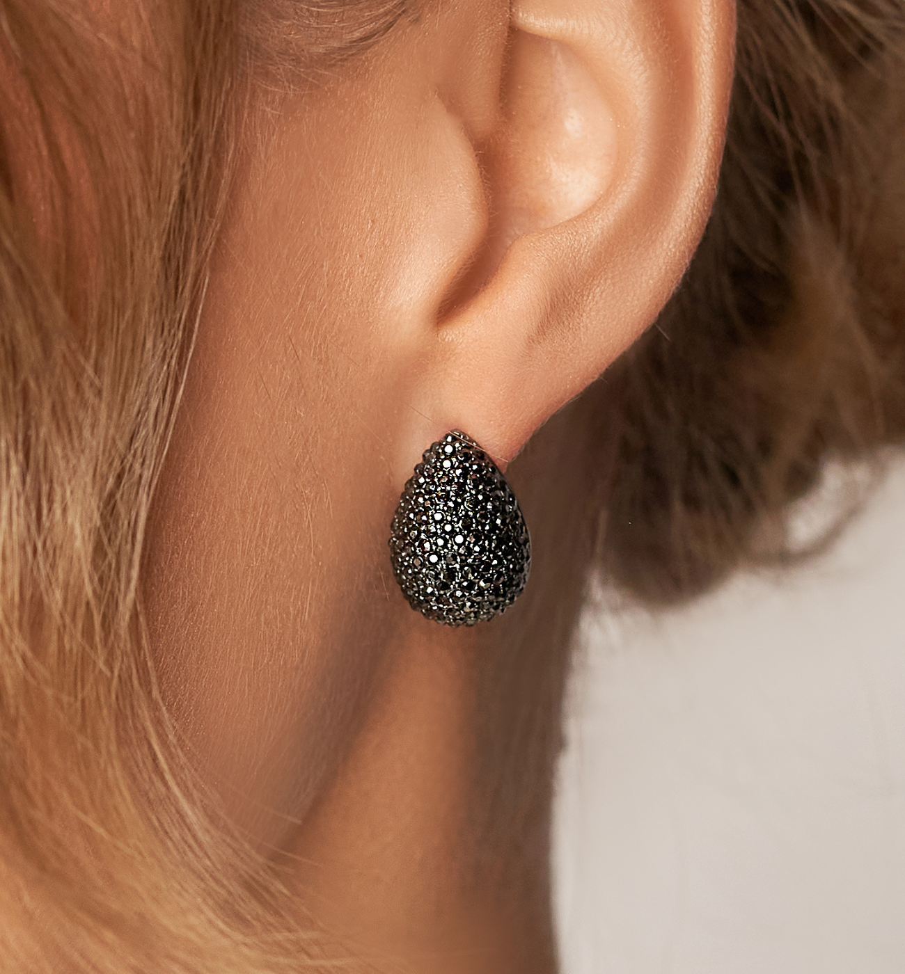 Kolczyki czarne krople z cyrkoniami Helmi KSS1555