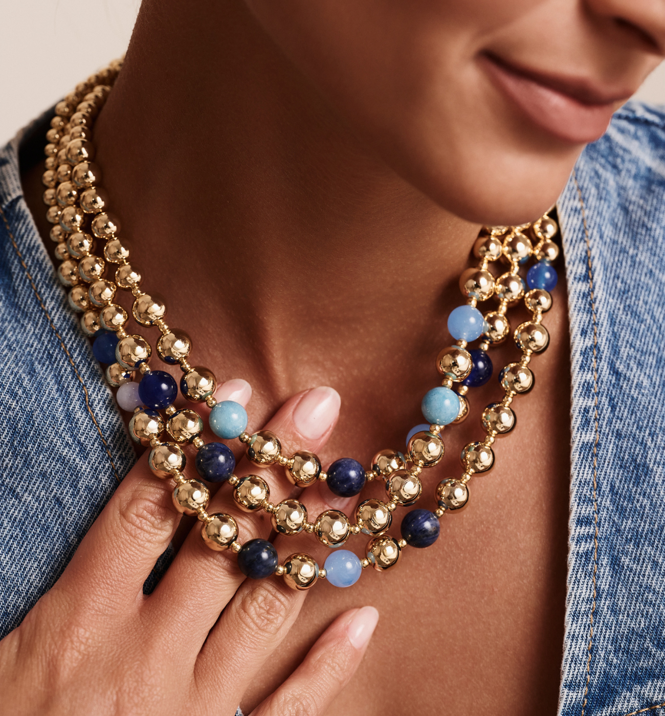 Naszyjnik trzyrzędowy w złocie z niebieskimi i granatowymi kamieniami - By Dziubeka