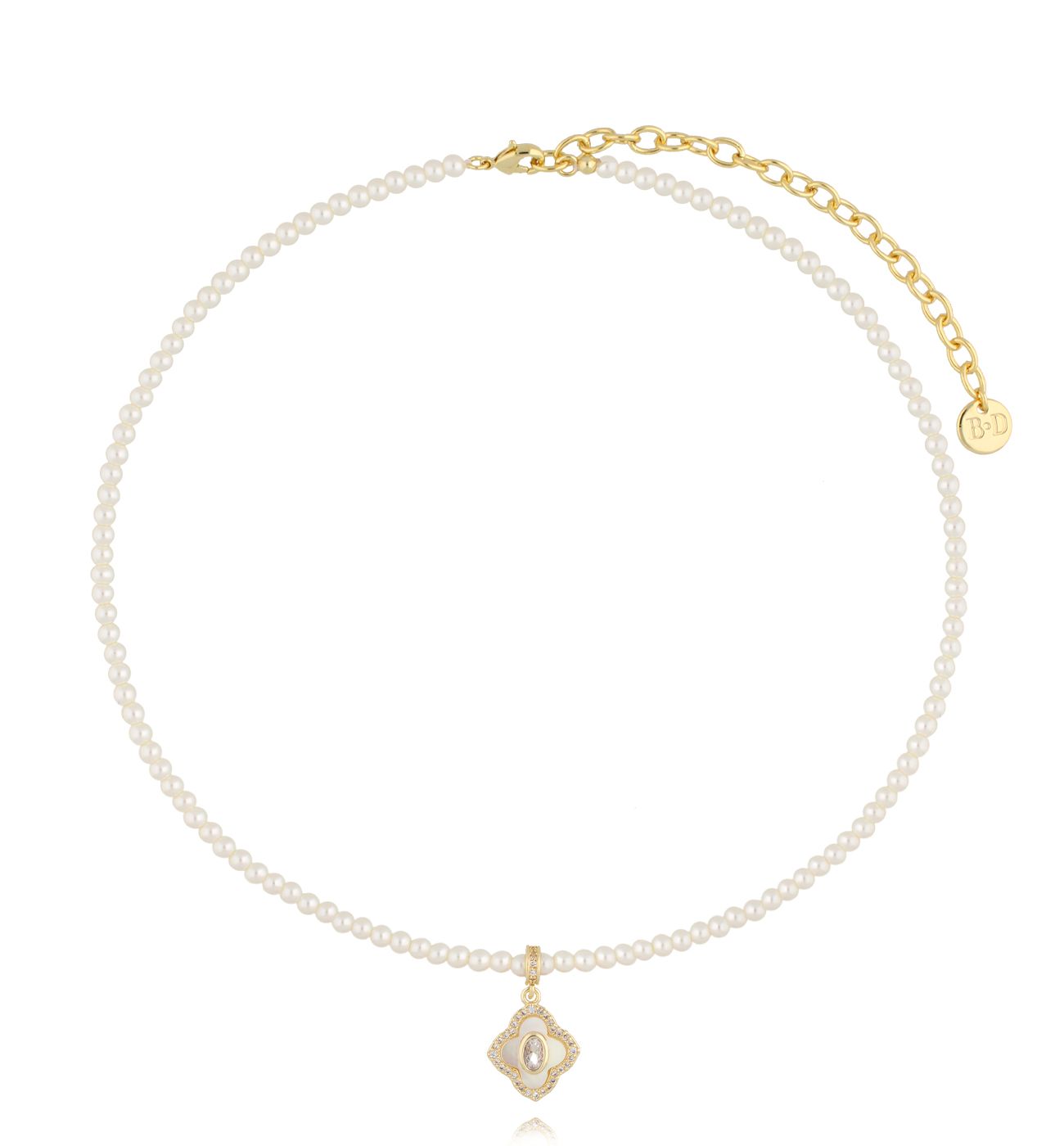 Naszyjnik na perłowym sznurku z zawieszką w kształcie rozetki NPE0339