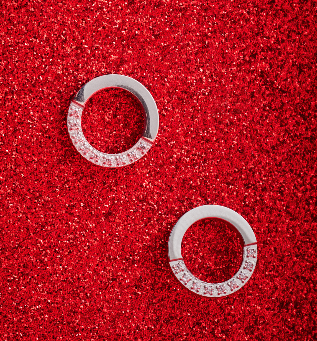 Kolczyki srebrne z cyrkoniami – minimalistyczne koła KSY0355 - By Dziubeka