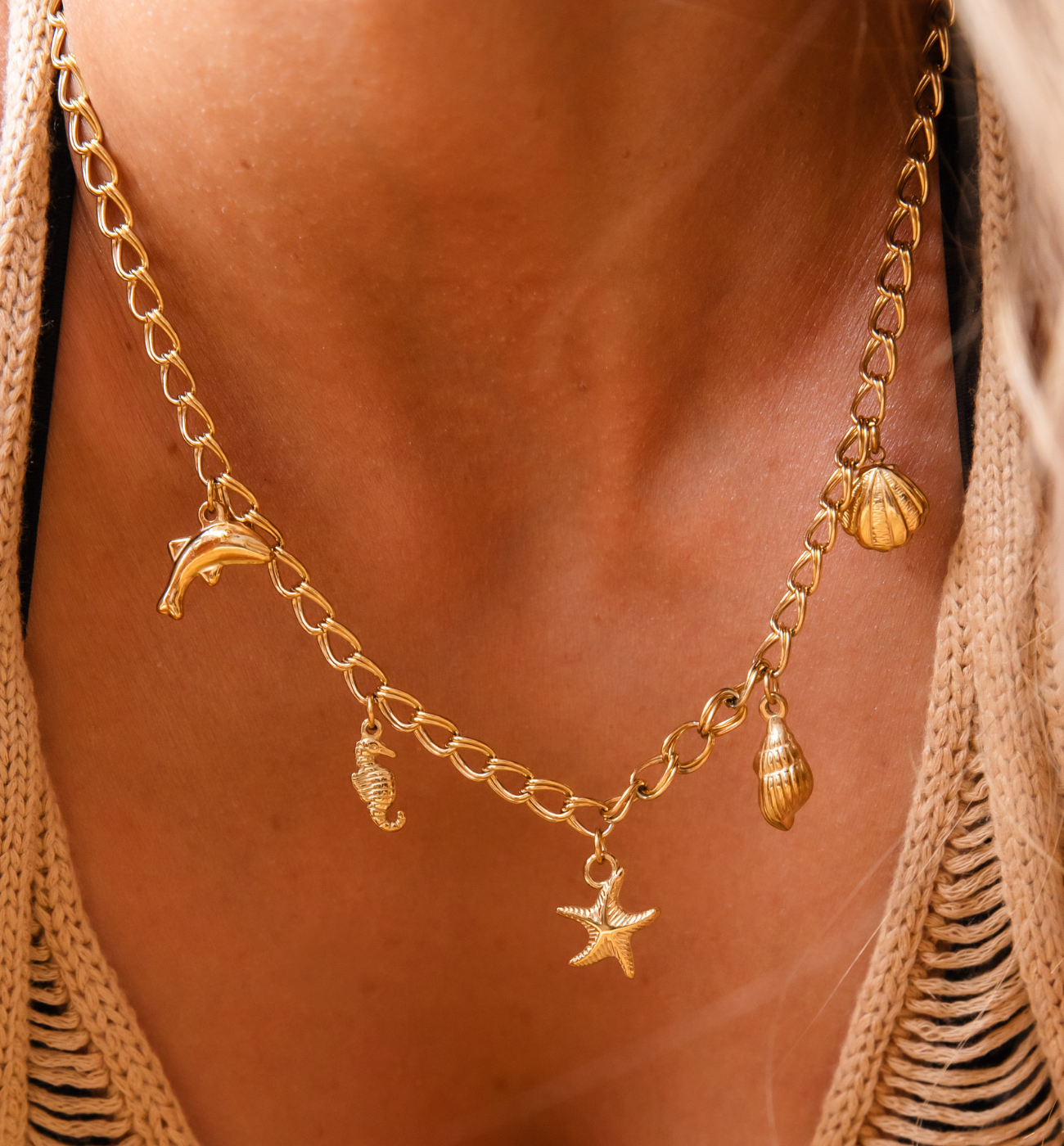 Naszyjnik z muszlami złoty NSY0656 - By Dziubeka