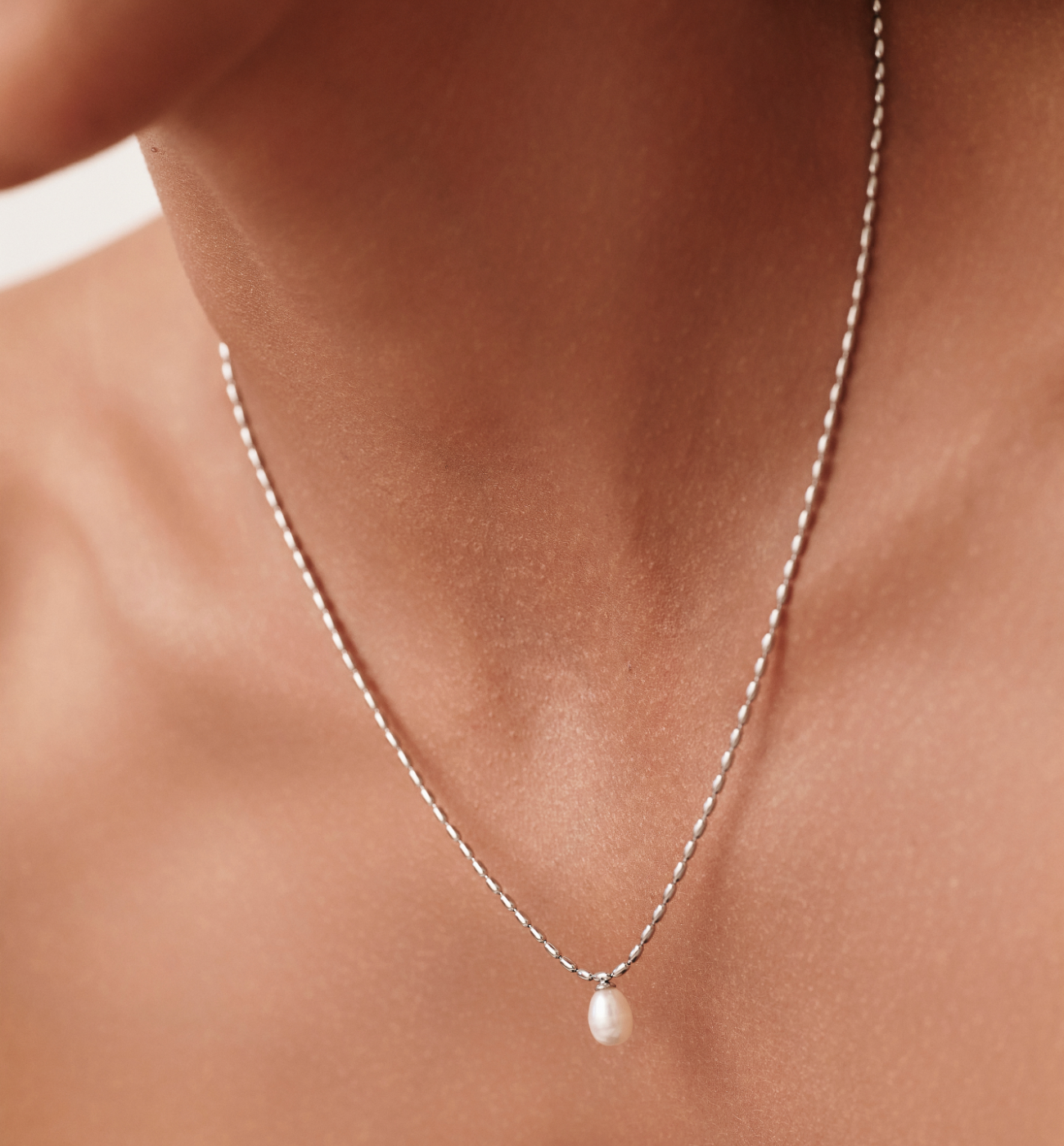 Naszyjnik z perełką srebrny NSY0530 - By Dziubeka
