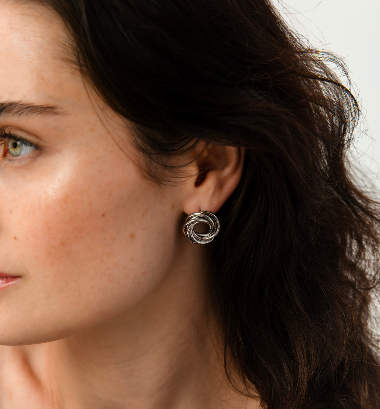 Kolczyki plecione okrągłe srebrne Downtown Chic KSA1872