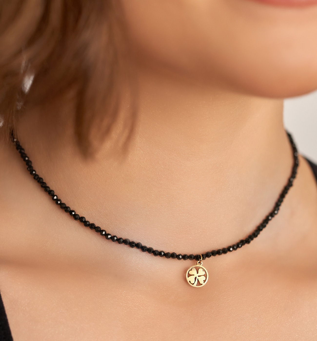 Naszyjnik z czarnymi turmalinami i koniczynką Lifestyle NTW1117