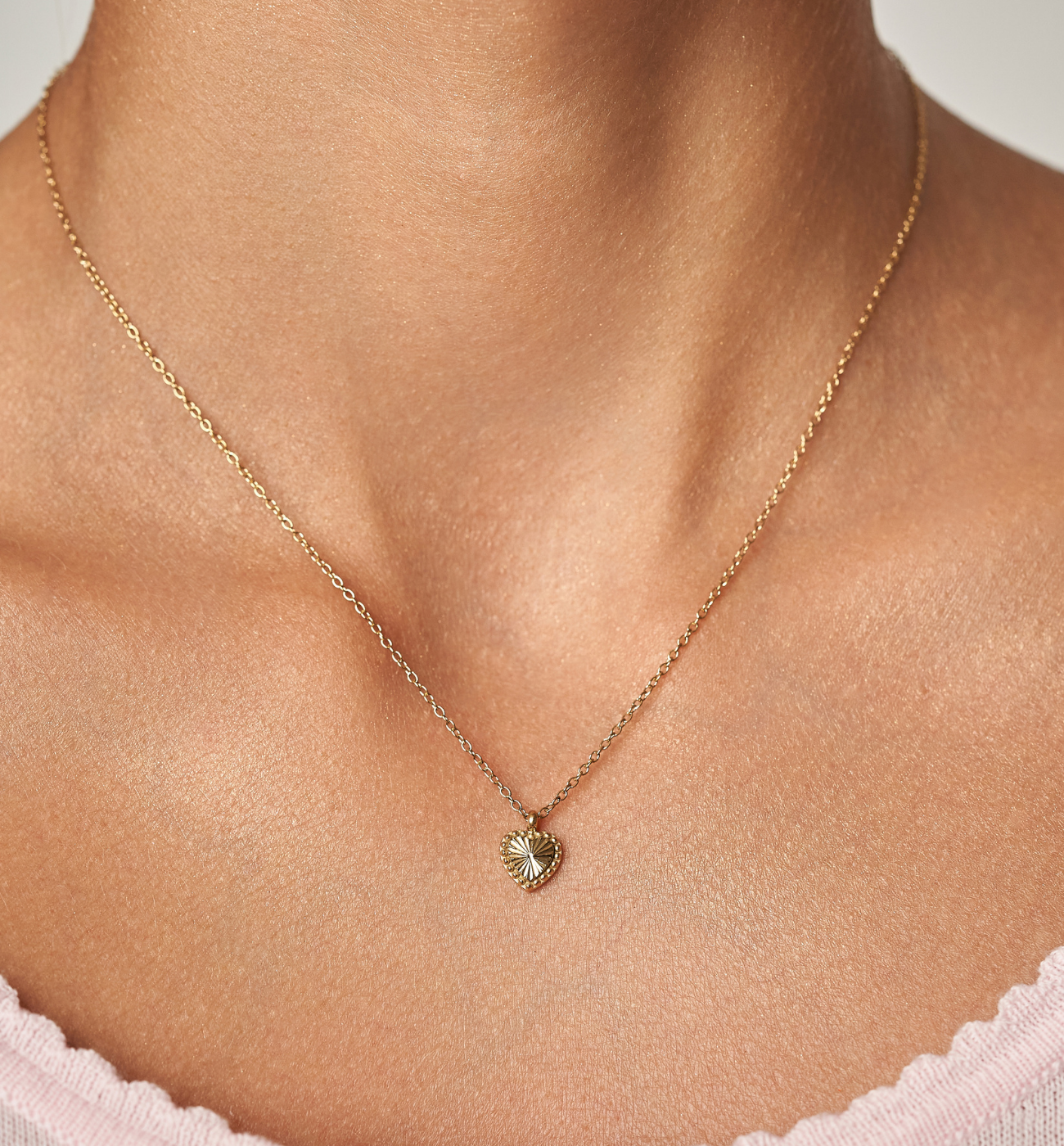 Naszyjnik złoty z sercem Lille - By Dziubeka