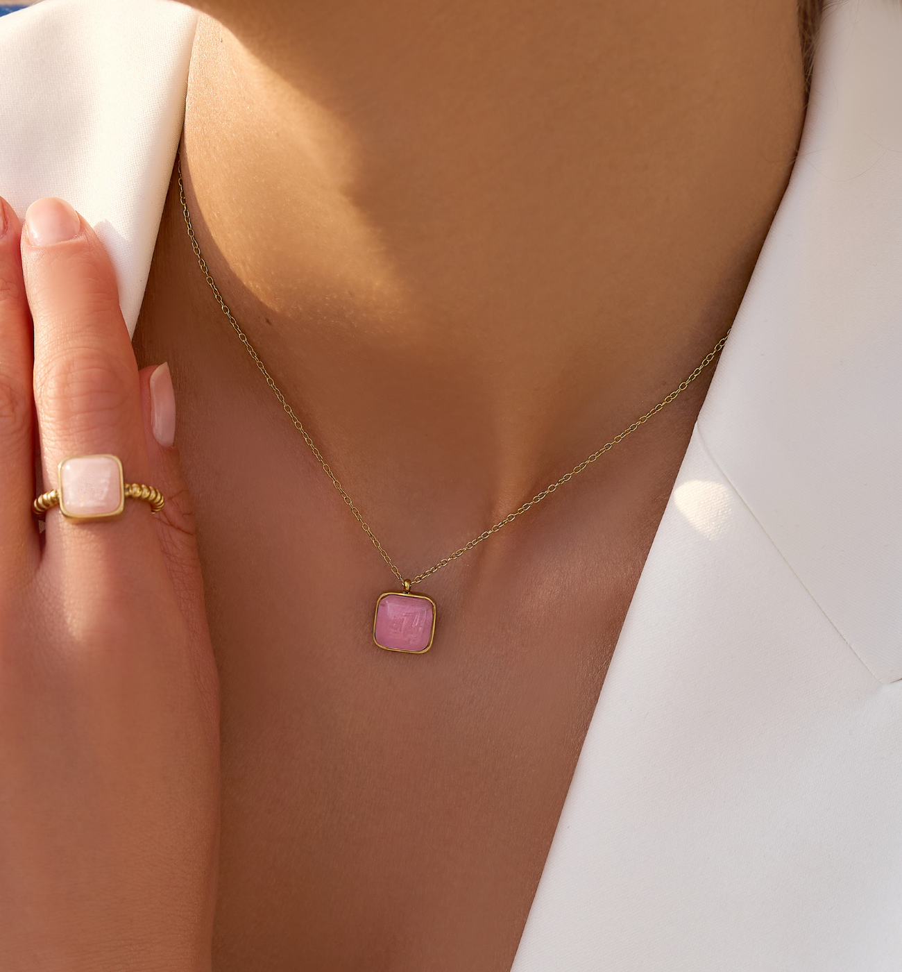 Naszyjnik złoty z kwarcem różowym Ritual - By Dziubeka