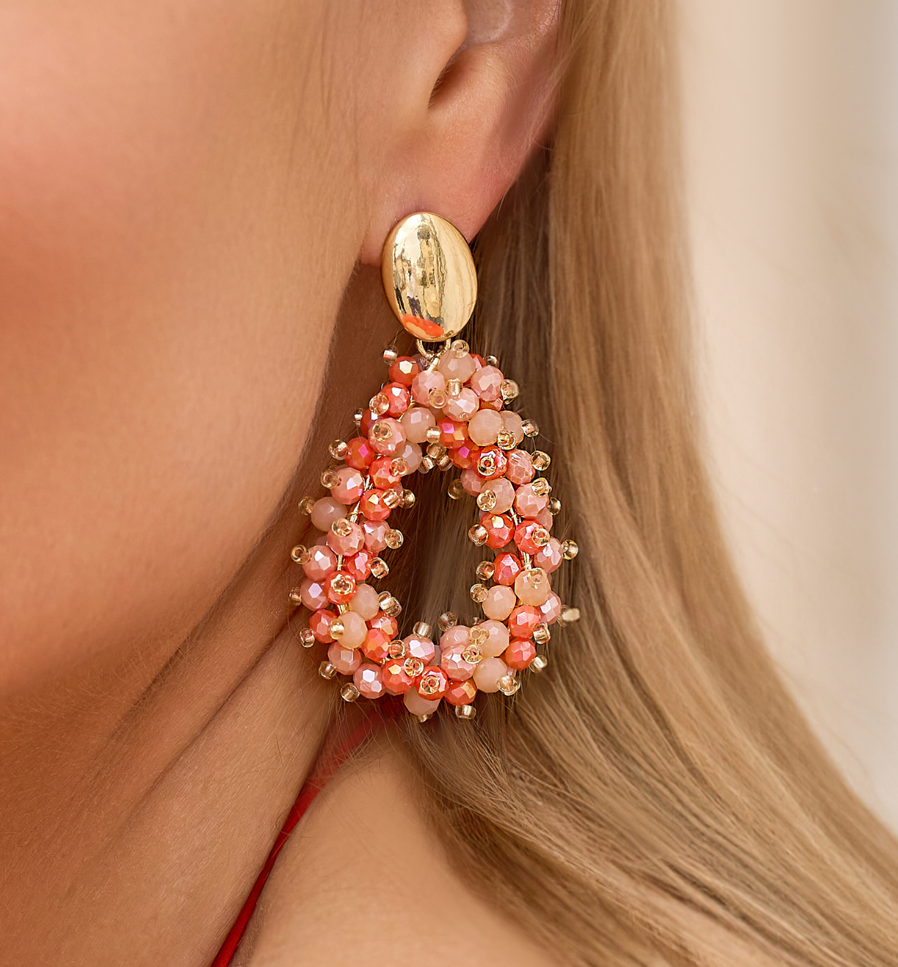 Kolczyki z malinowymi i brzoskwiniowymi kryształkami KWE0259