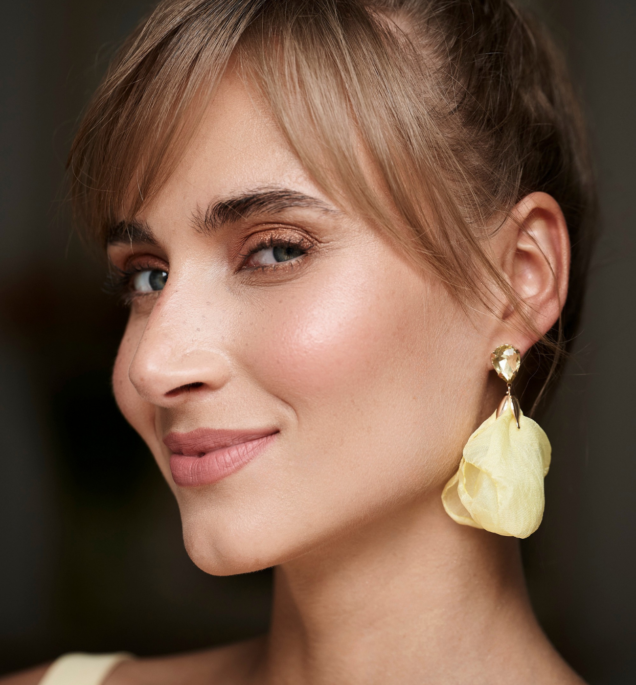 Kolczyki z żółtą tkaniną - By Dziubeka