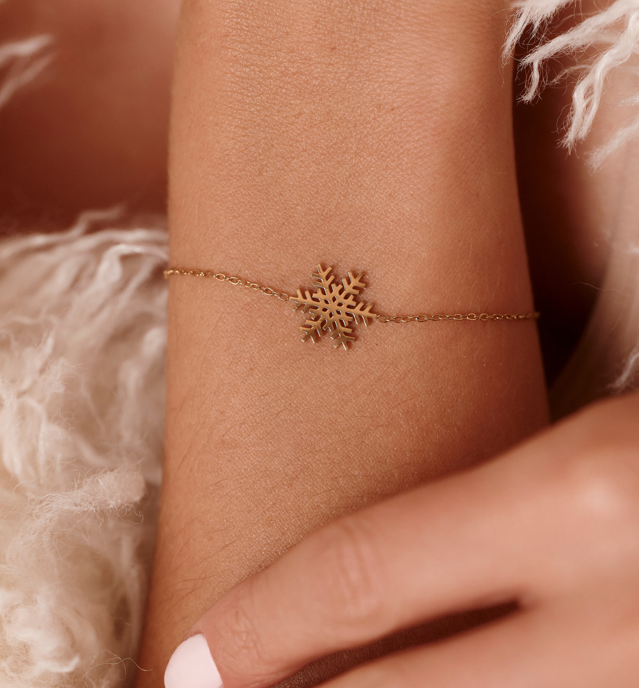 Bransoletka złota z zawieszką w kształcie śnieżynki BSY0528 - By Dziubeka