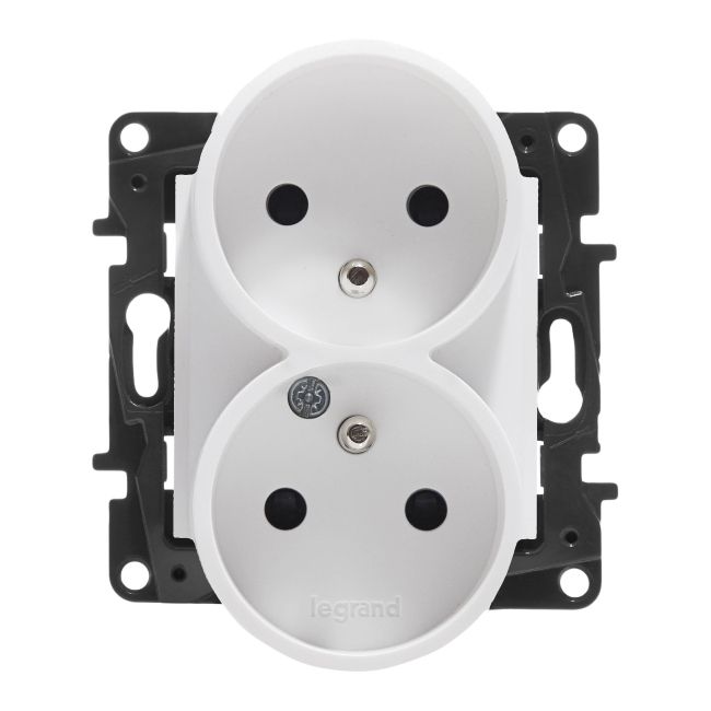 Gniazdo podwójne Legrand Niloe Step z uziemieniem białe