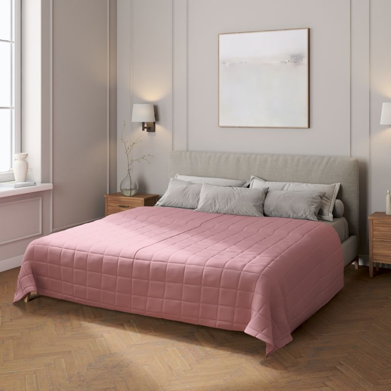 Narzuta pikowana w kratę Dekoria 100 x 160 cm brudny róż 1 szt.