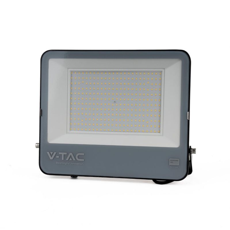 Naświetlacz LED V-TAC czarny LED 200W 6500K 17540lm IP65 wym: 34,95 x 40,25 x 4,4 cm aluminium - 1 szt.