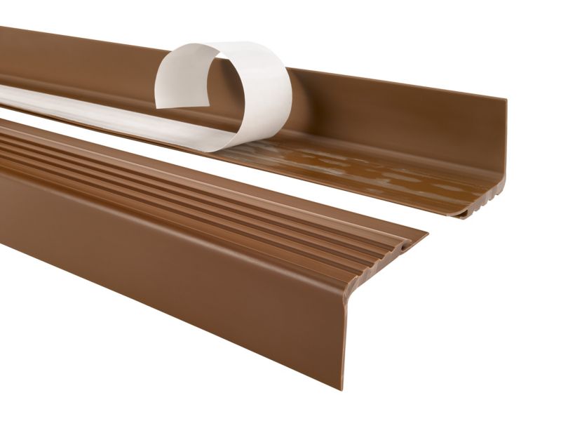 Profil schodowy PCV 48x42mm, QUEST, samoprzylepny antypoślizgowy nosek schodowy, PMW, brąz, 1.5m