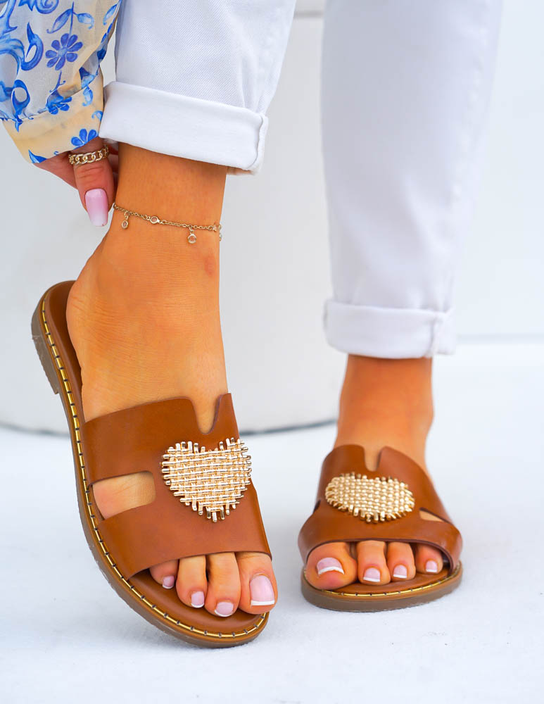 Klasyczne Klapki Ze Skóry Heart Brązowe