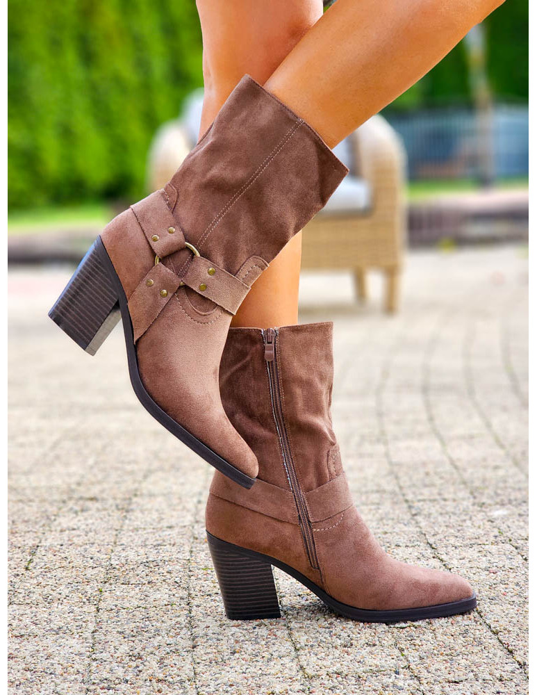 Czekoladowe Botki Na Słuku z Długą Cholewką Wilds