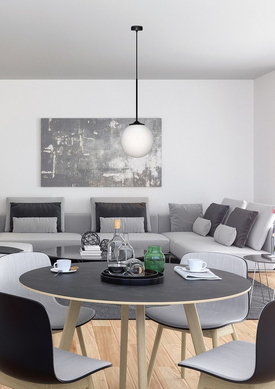 Czarna lampa wisząca kula 20 cm do jadalni GLASGOW metal szkło