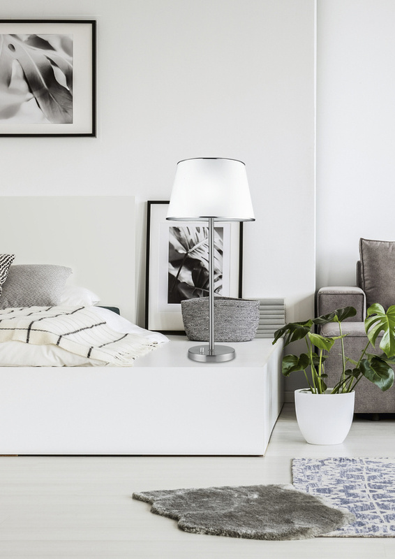 Beżowa lampa stołowa gabinetowa do salonu IBIS satynowa srebrna E14