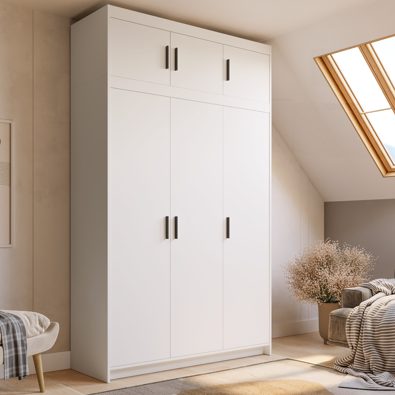 Trzydrzwiowa szafa z nadstawką 133 cm do sypialni biały KUBA