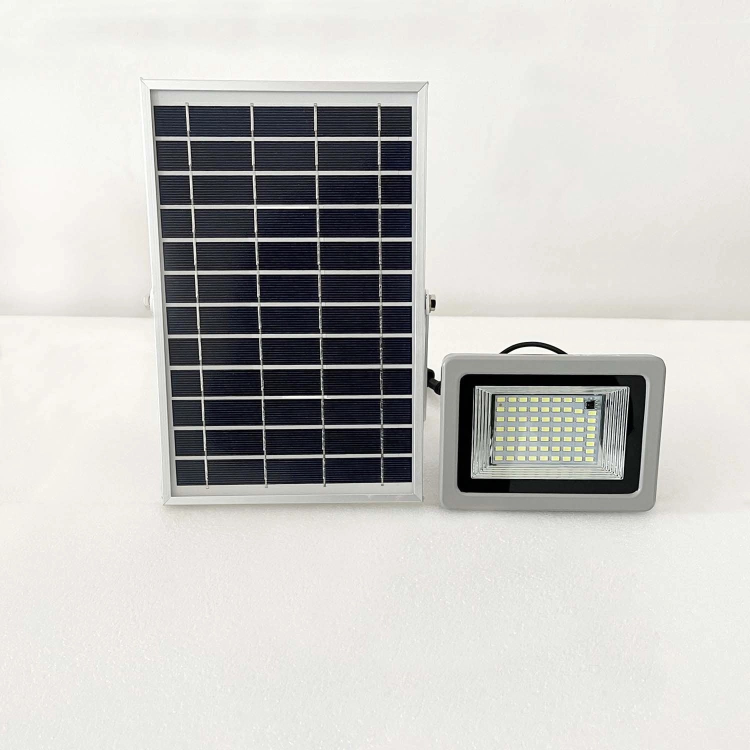 Gutta Lampa solarna LED z pilotem 40W 6000K 3780lm czujnik szara