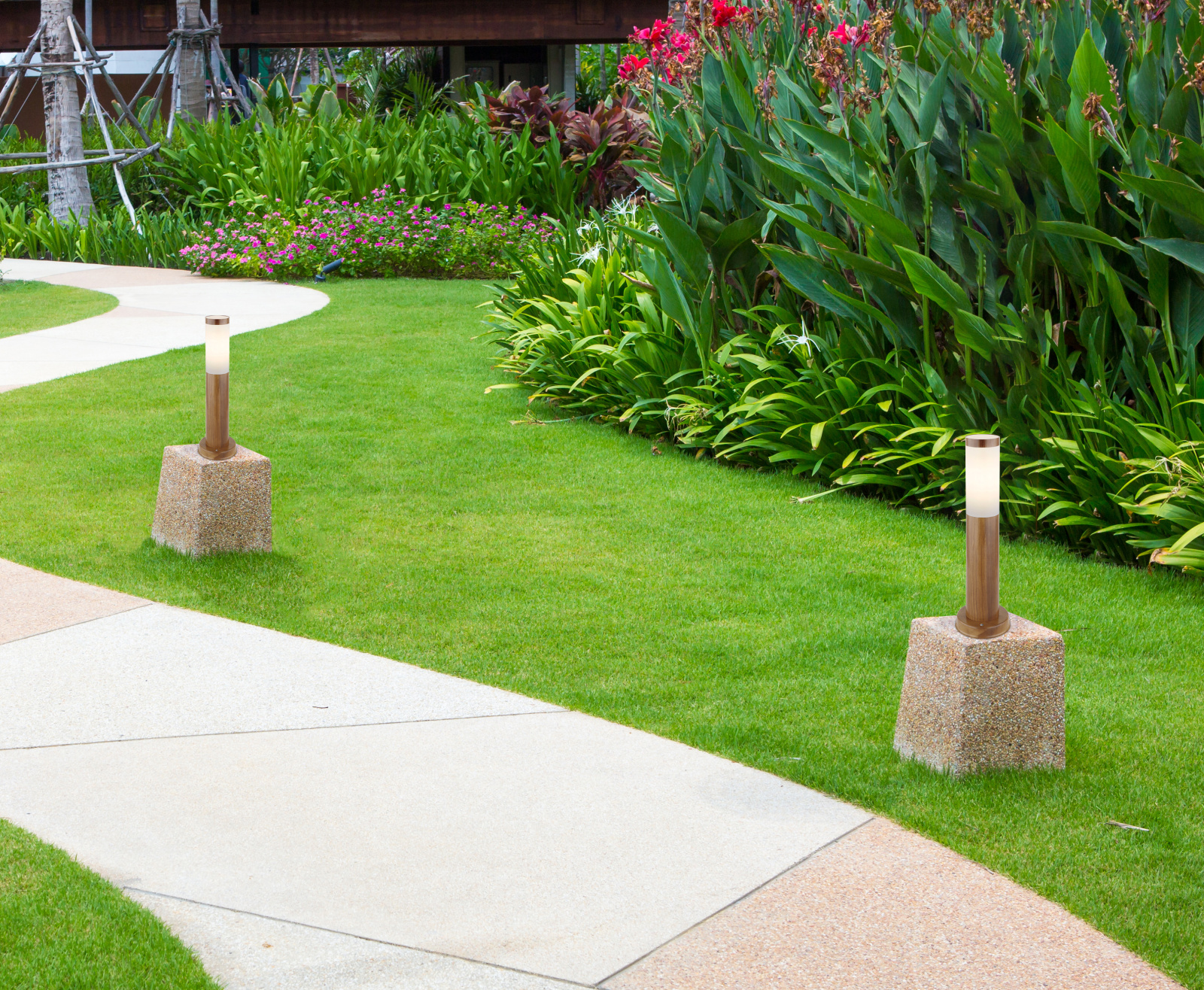 Globo Lighting Boston lampa stojąca zewnętrzna 1x23W drewno/opal 3158W