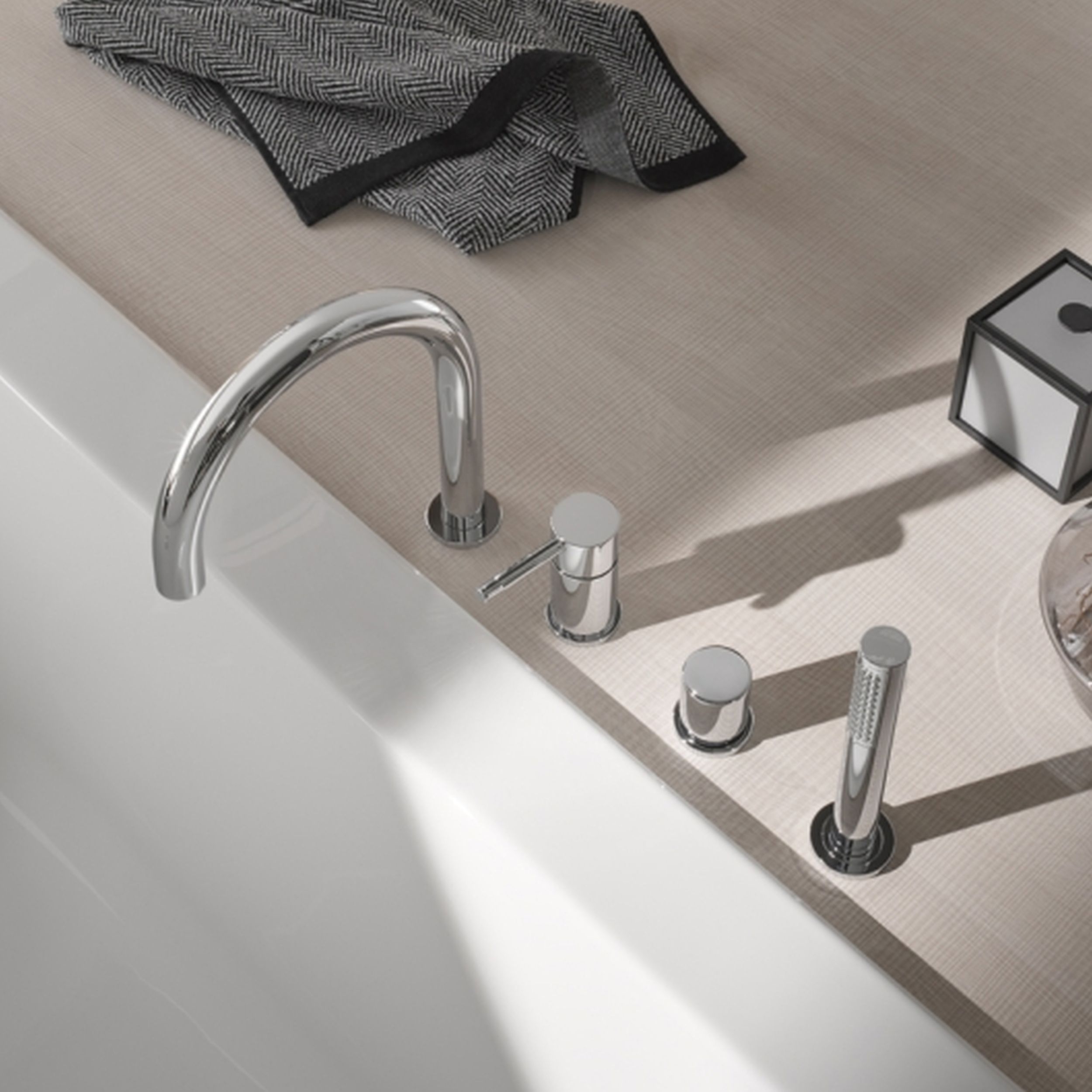 Herzbach Deep bateria wannowo-prysznicowa nawannowa 4-otworowa chrom 18.220250.1.01