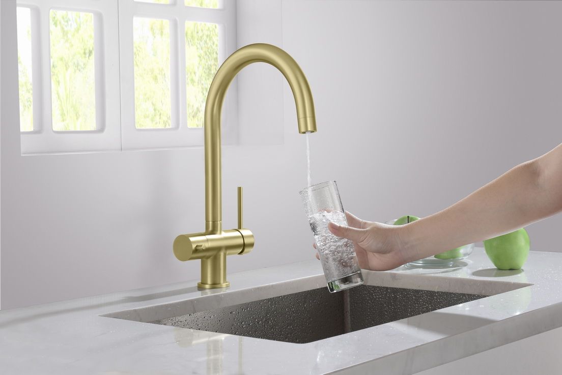 Blue Water Eden bateria kuchenna stojąca z podłączeniem wody filtrowanej mosiądz antyczny