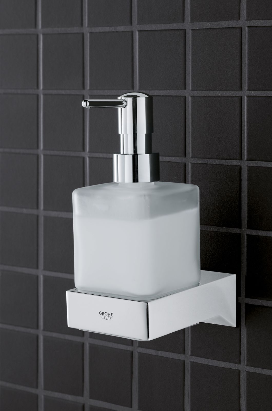 Grohe Selection Cube dozownik do mydła 300 ml ścienny chrom 40805000