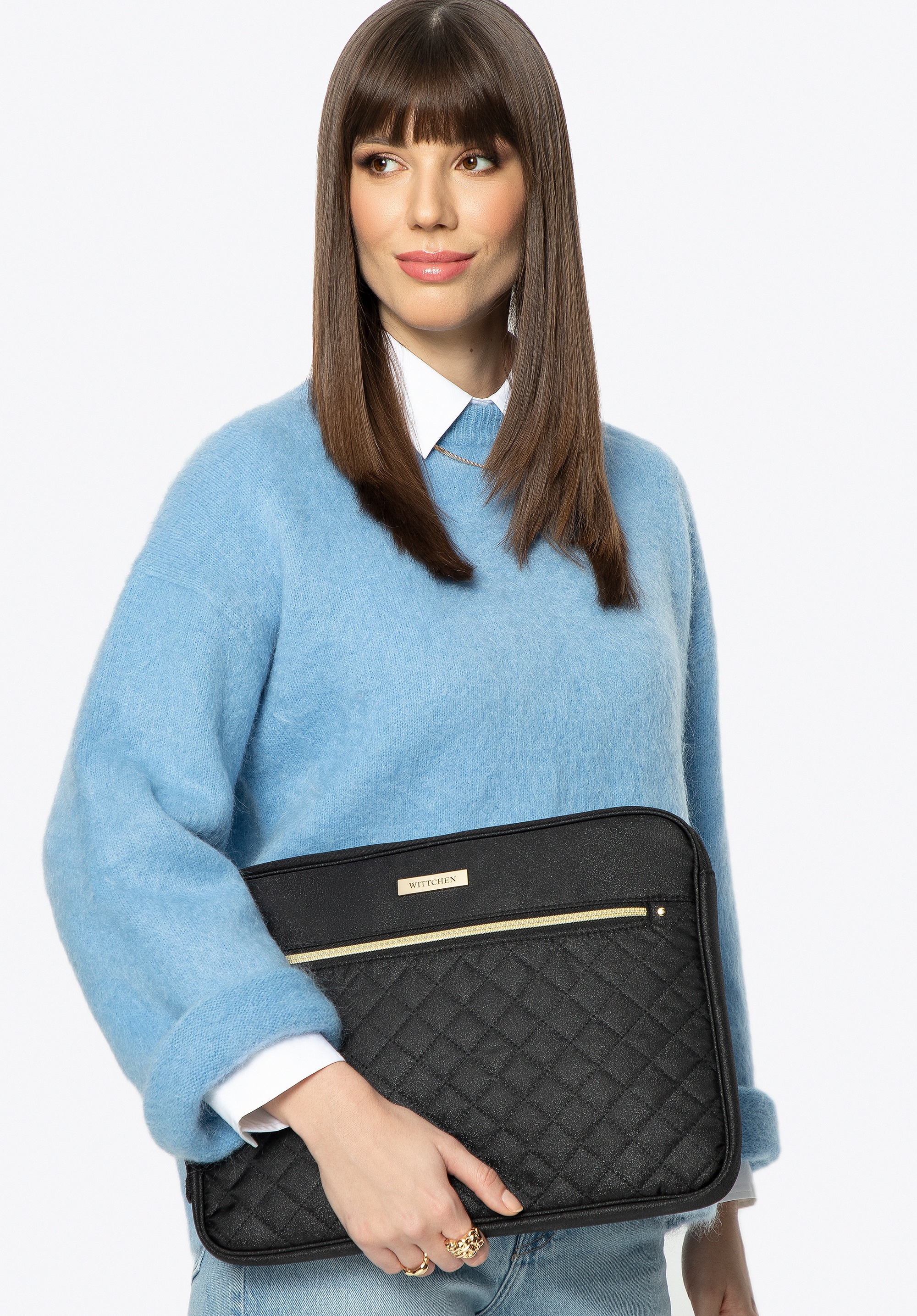 Pokrowiec na laptopa 15'' pikowany na przodzie czarny