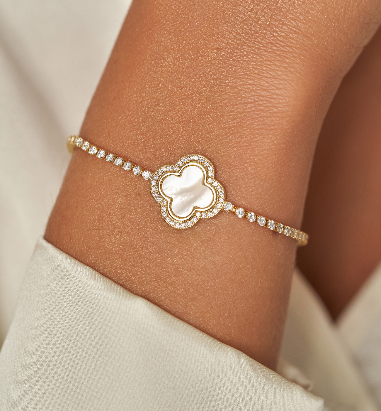 Bransoletka złota z koniczynką Gold Clover BSS0183