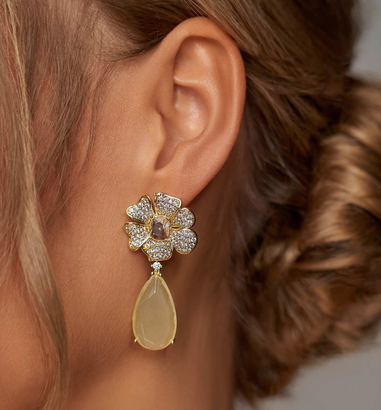 Kolczyki z kwiatem i kryształem Sanuki KSS1594