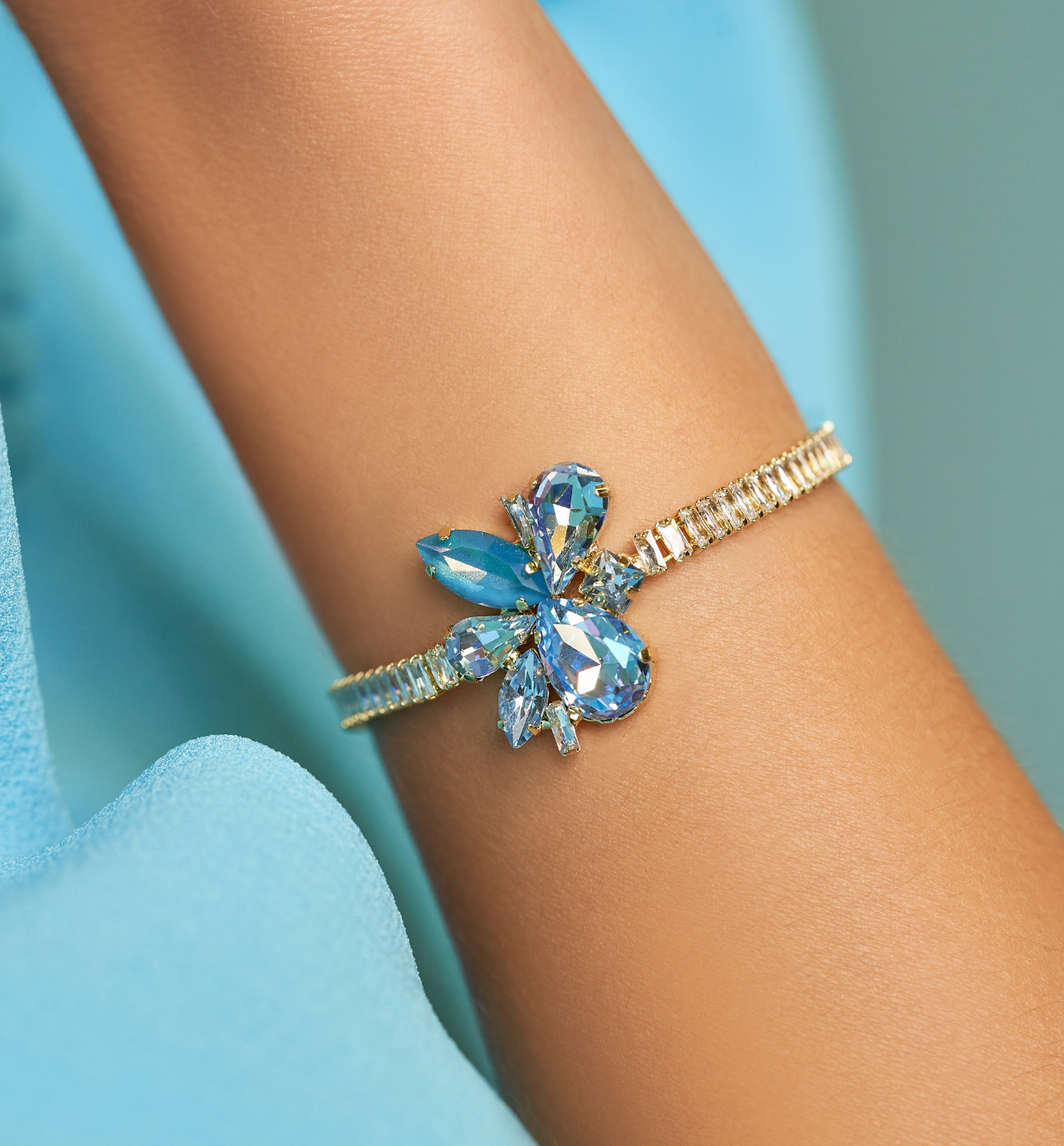 Bransoletka kryształowo niebieska Do It For Me BSS0190 - By Dziubeka