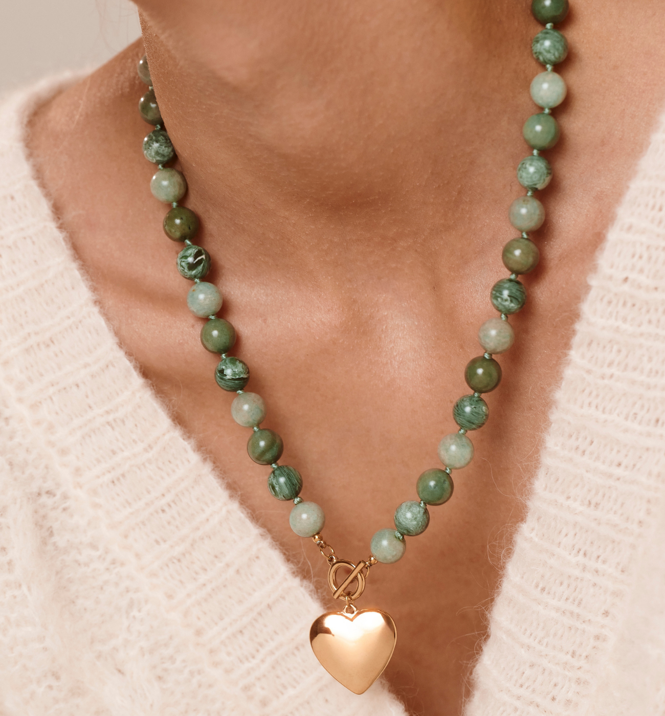 Naszyjnik z zielonych kamieni naturalnych z sercem - By Dziubeka