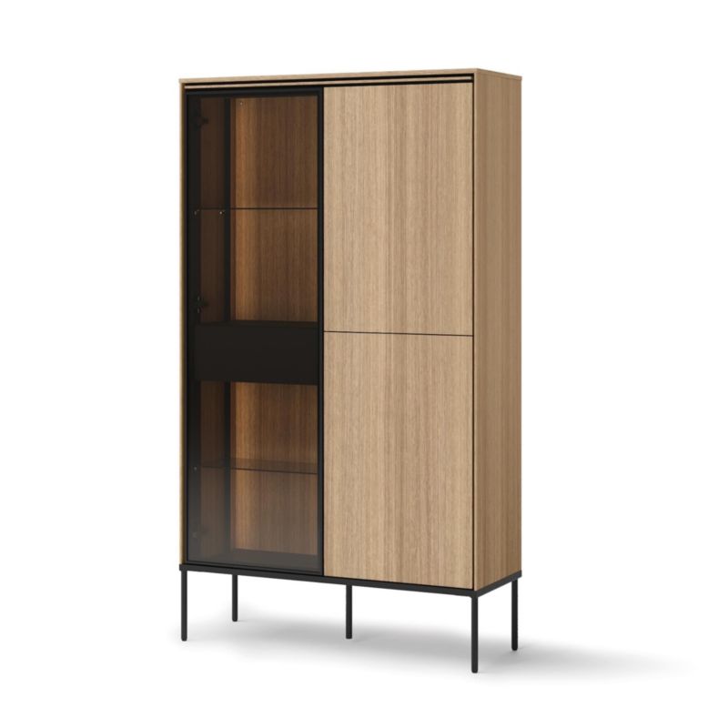 Witryna trzydrzwiowa Bettso Lissa na metalowych czarnych nogach z oświetleniem LED dąb linearny czarny 1szt.