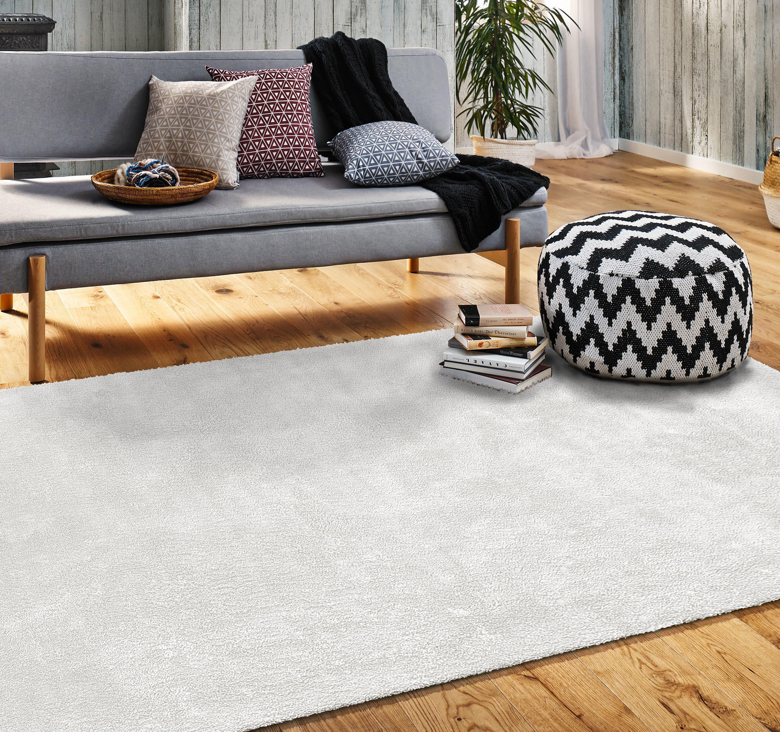 Miękki, pluszowy dywan Enzo- Śmietankowy