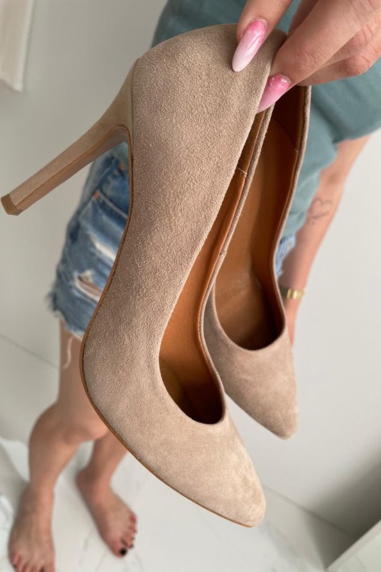 Czółenko 506/1 Cappuccino zamsz wada