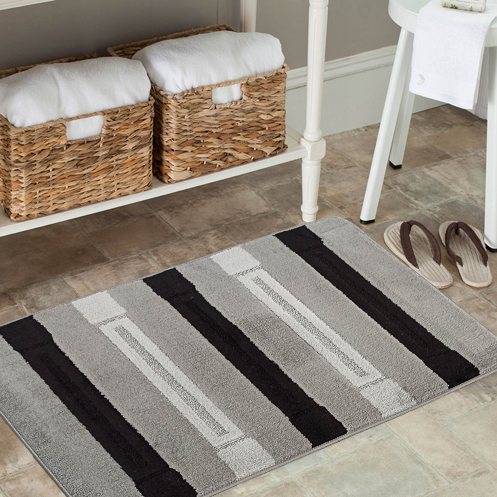 Komplet łazienkowy z wycięciem pod toaletę Montenegro XL Pasy - szary