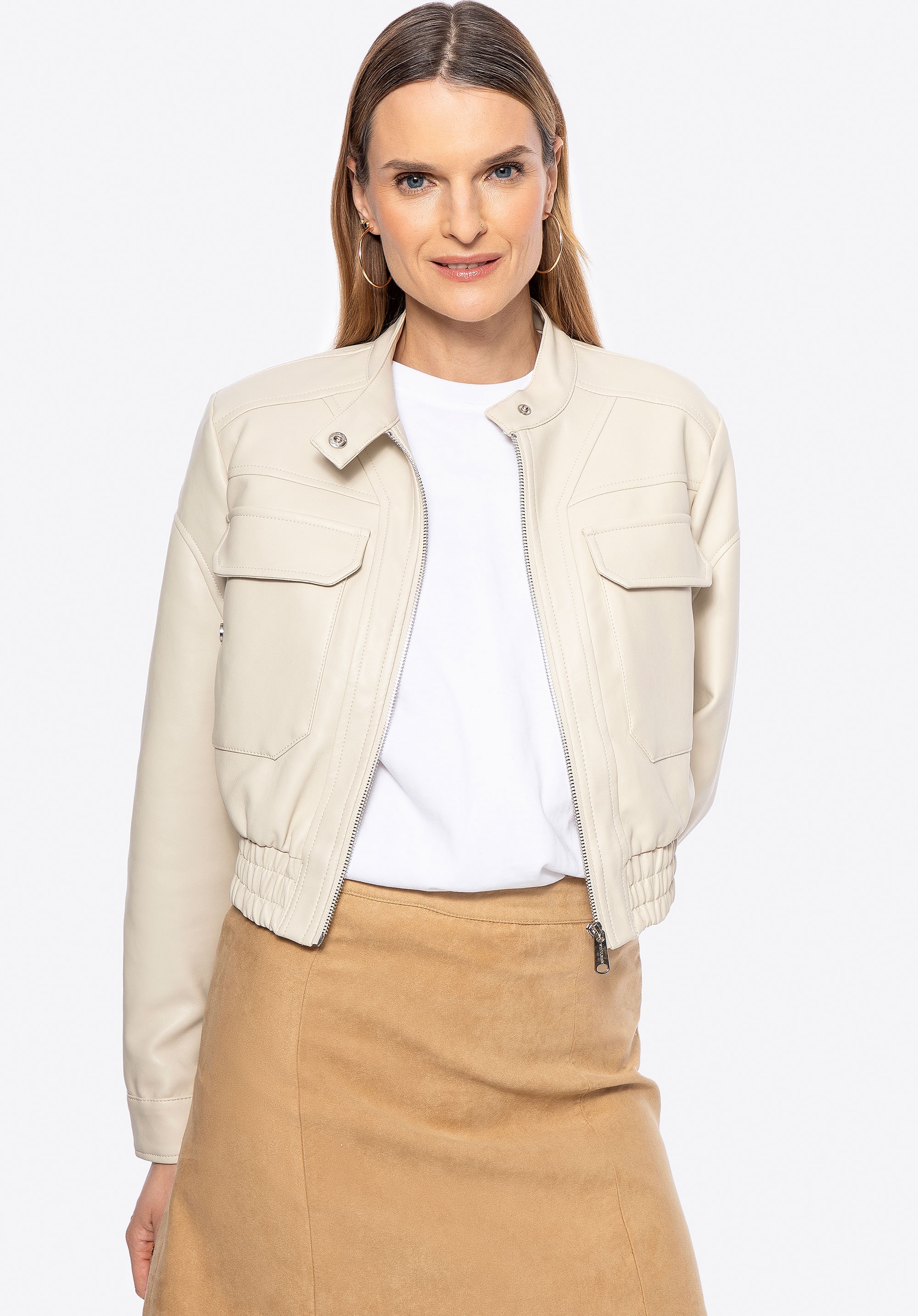 Damska kurtka z ekoskóry ze ściągaczem beżowa