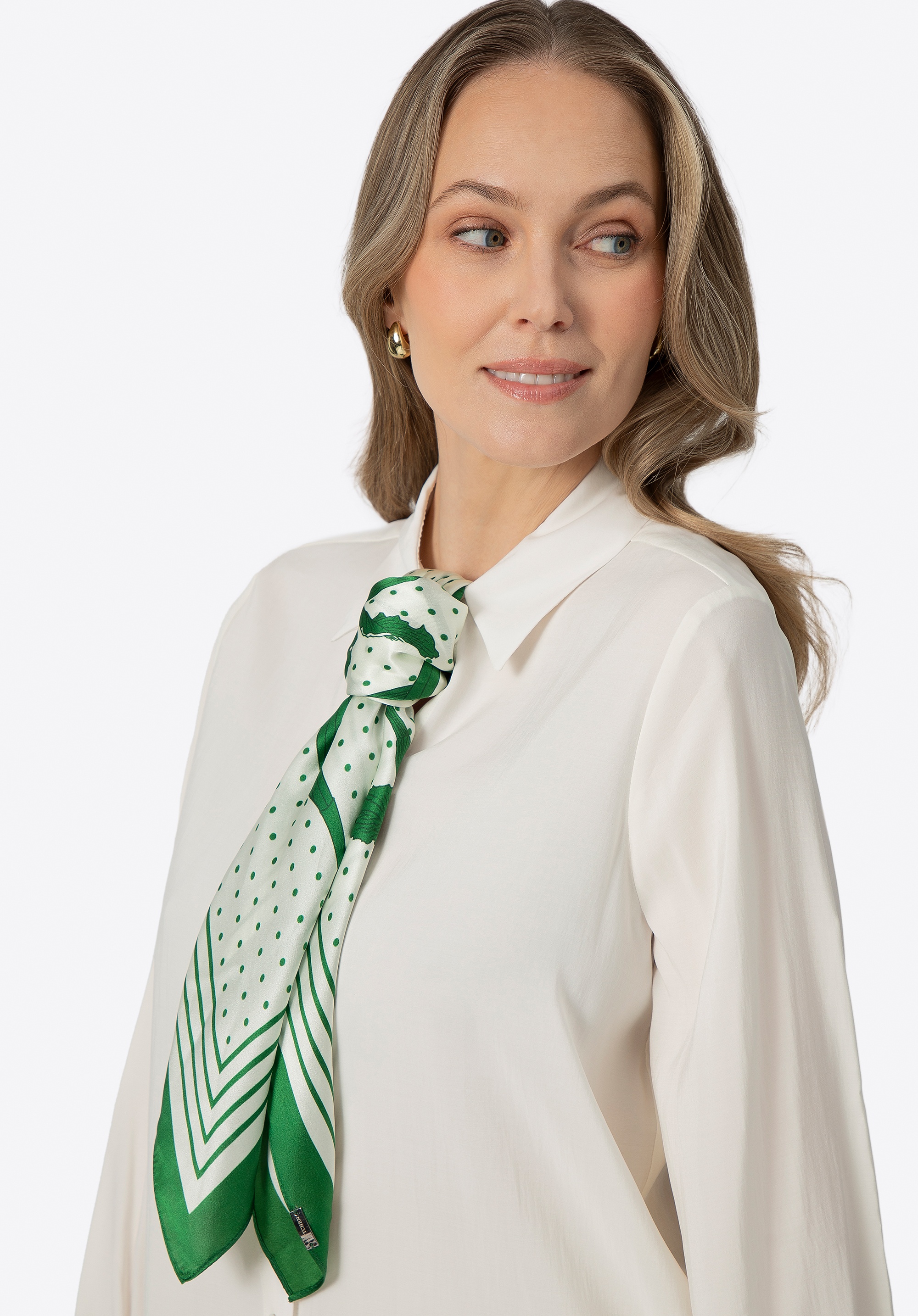 Damska apaszka jedwabna we wzory kremowo - zielona