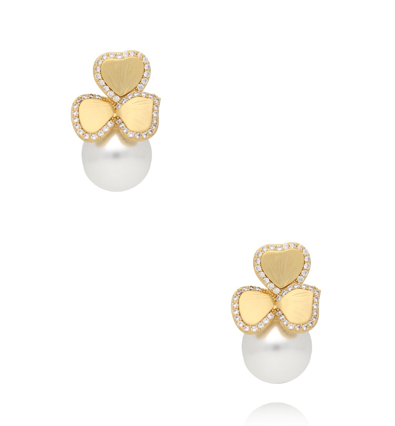 Kolczyki z białą perłą i zdobioną oprawą KPE0197