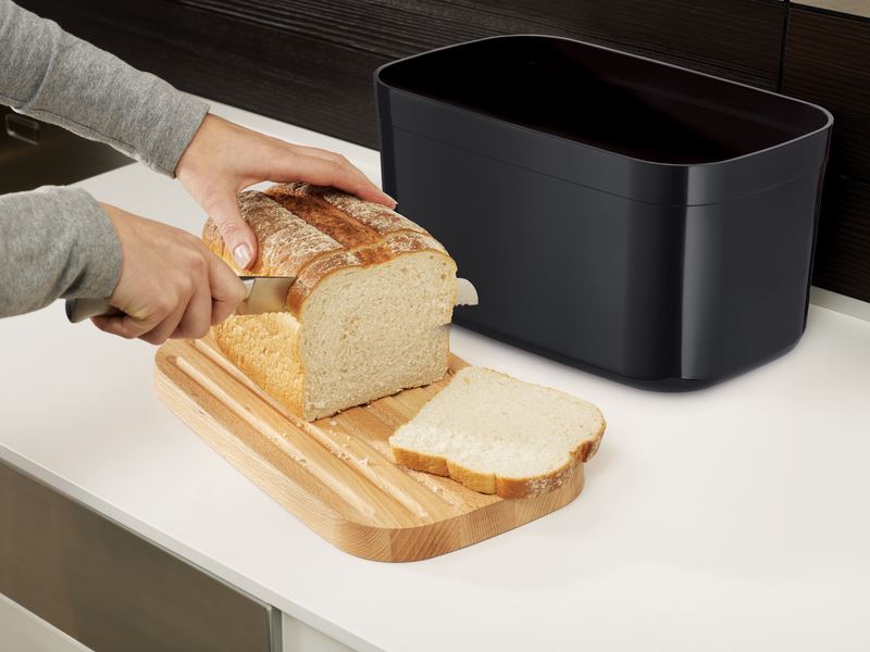 Joseph Joseph Bread Bin chlebak z deską do krojenia bambus/czarny 81103