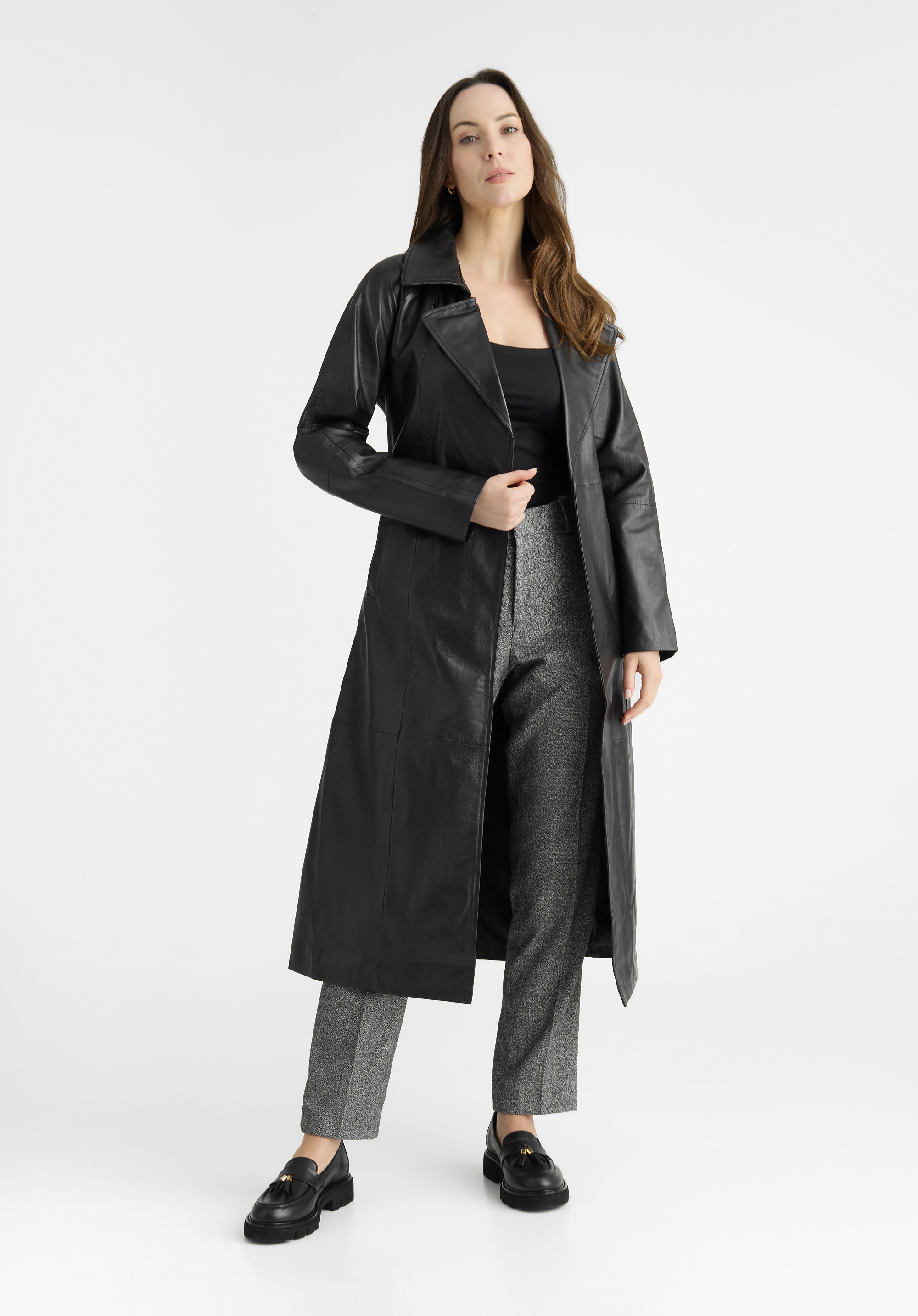 Skórzany damski płaszcz z paskiem czarny