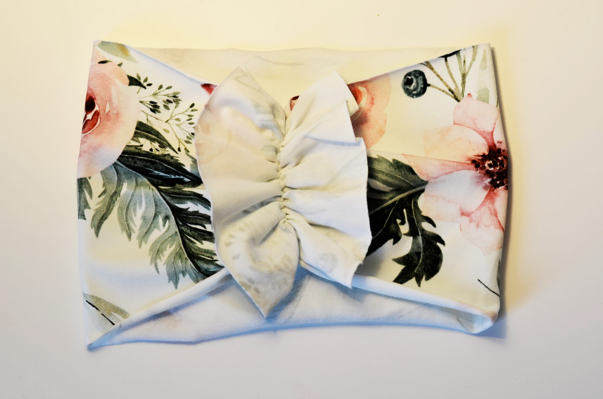 Laferio Dzianinowa opaska dla dziewczynki szeroka White Flower