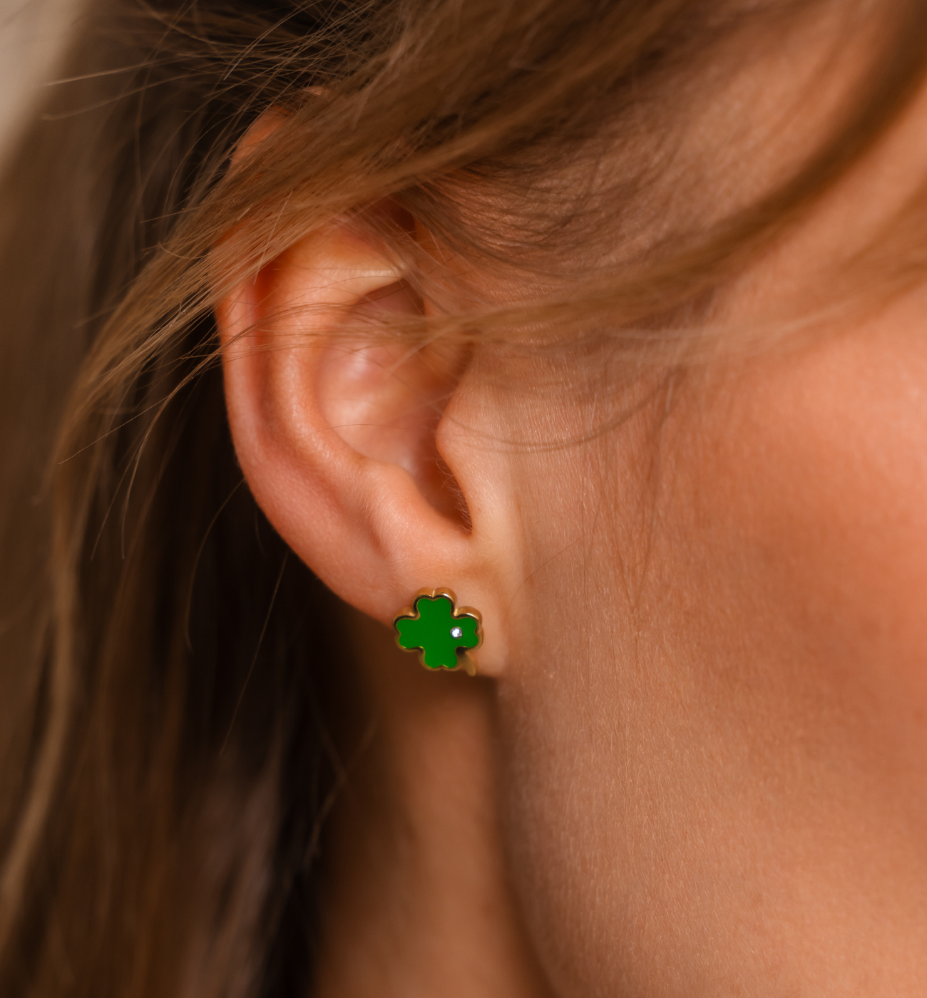 Kolczyki zielone koniczynki złote KSA2308