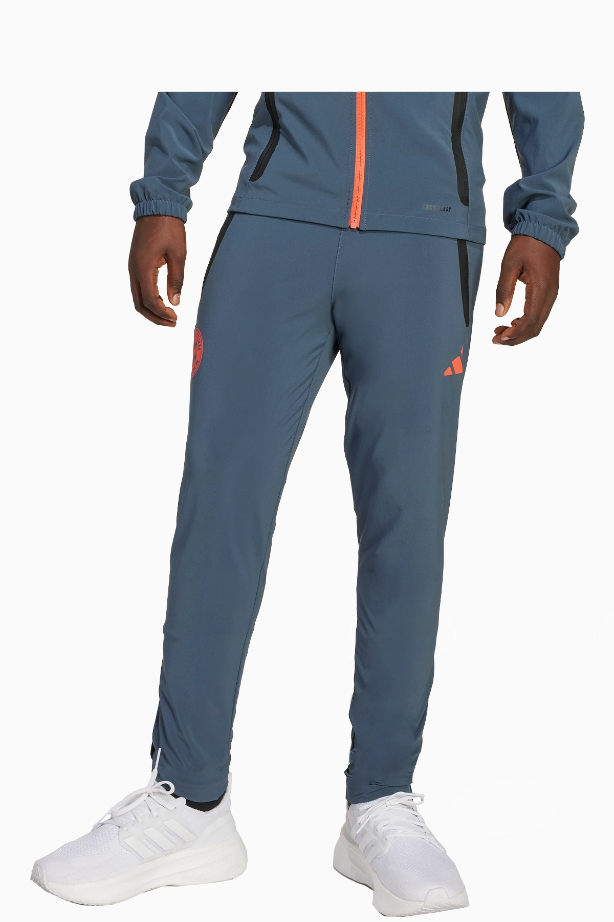 Spodnie adidas FC Bayern 25/26 Competition Vis Tech Travel Junior - Szary